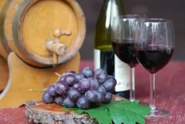 Zásobník na vínny sud