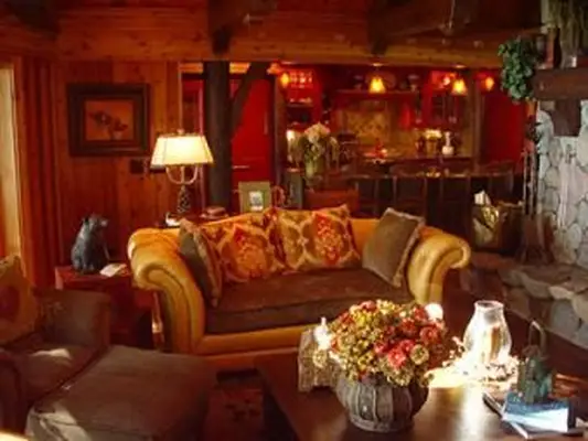 5 idéias de estilo diferentes para decorar uma casa no lago