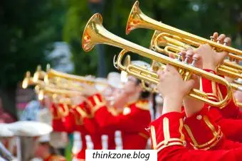 Seznam nástrojů pochodové kapely a rychlá fakta, která je třeba znát