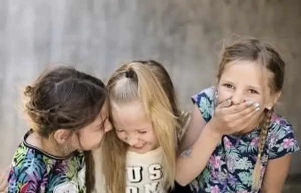 Acertijos con rimas para niños