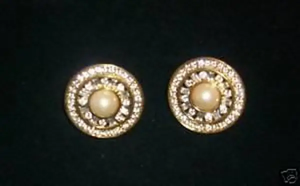 Die Entwicklung von Monet-Schmuck im Laufe der Zeit