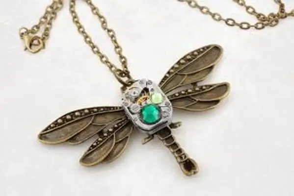 Pendentif libellule bronze steampunk
