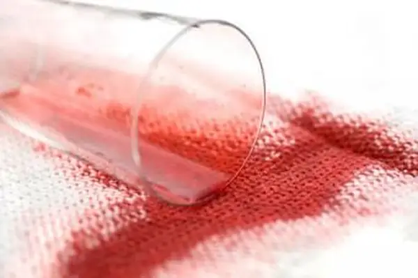 Enlever les taches de Kool Aid sur les vêtements