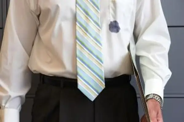 衣服からインクの汚れを取り除く方法