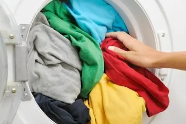 Riempire la lavatrice