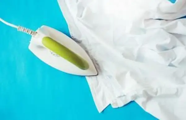 צווארון חולצת גיהוץ