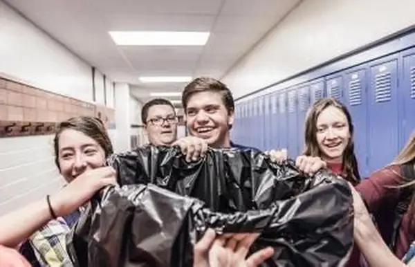 Melhores pegadinhas de colégio