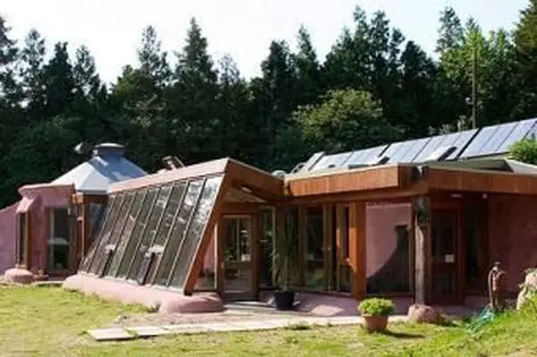 브라이튼 Earthship House