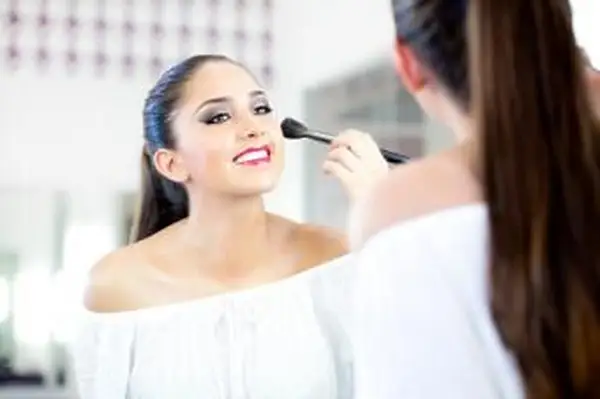 Žena líčenie
