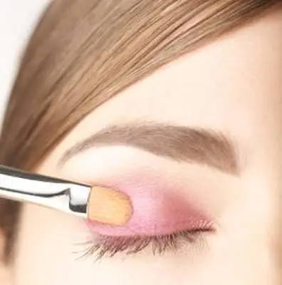 מריחת צללית עם מברשת