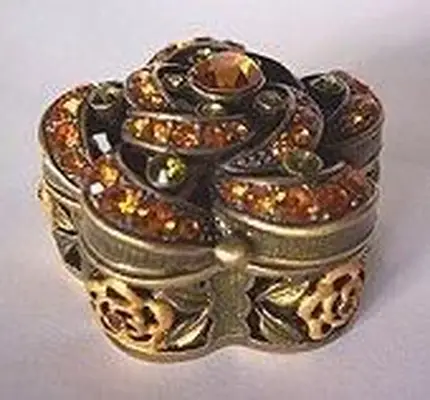 Scatola per anelli di fidanzamento riccamente decorata