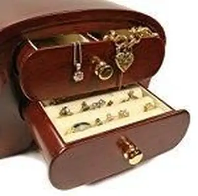 Portagioie con cassetto per anelli