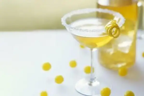 Recettes de martini au citron pour des boissons simples et sophistiquées