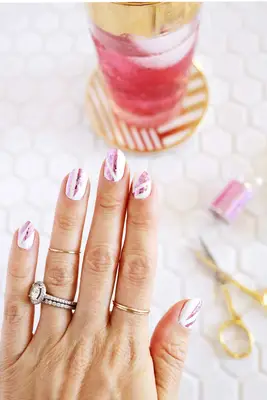 Diy holograf folie manikyr