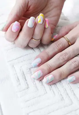 Sherbet Water Marmor Mani DIY