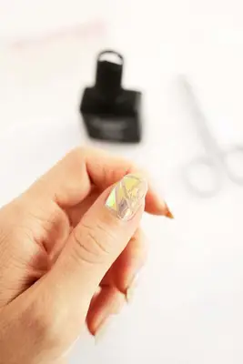 Hologram Nail Decal DIY