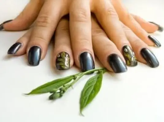 čierne nechty