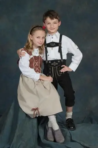 https://cf.ltkcdn.net/costumes/images/slide/167329-565x850-Bavarian-Germany-boy-and-girl.webp