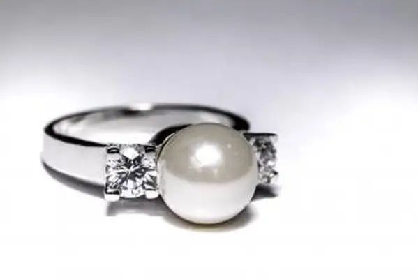 パールエンゲージリング