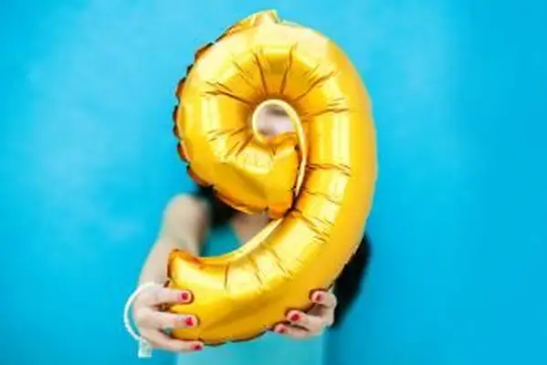 숫자 9의 강력한 수비학 의미