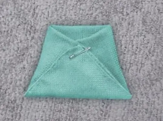 냅킨을 기저귀 모양으로 접는 방법