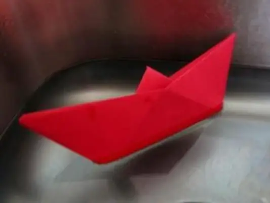 https://cf.ltkcdn.net/origami/images/slide/143499-643x482r1-BoatInWater1.webp