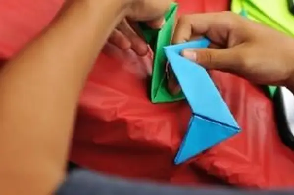 Comment faire une épée en papier