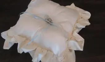 Wie man ein Ringträgerkissen näht