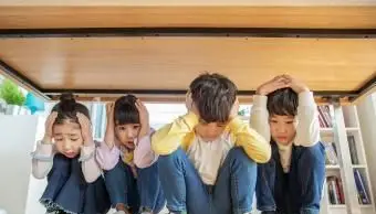 Éducation à l'évacuation sismique