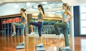 Cours d'aérobic step