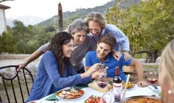 Plus de 50 citations sur les réunions de famille : drôles, mignonnes et inspirantes