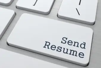 Cómo enviar un currículum vitae y una carta de presentación por correo electrónico