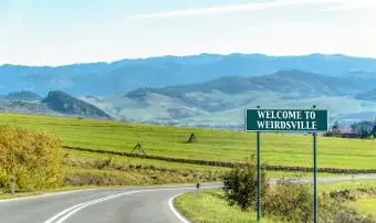 שמות העיירה המוזרים ביותר בכל מדינה