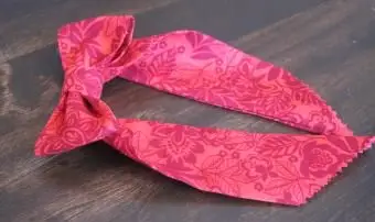 꼬리가 달린 완성 된 활