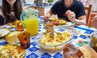Tradycyjny rodzinny posiłek