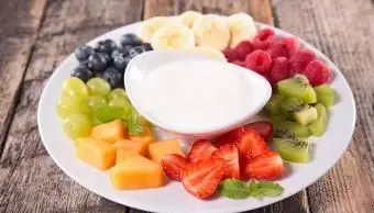 Receta y variaciones de salsa de frutas con pelusa de malvavisco