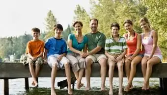 부두에 앉아 가족