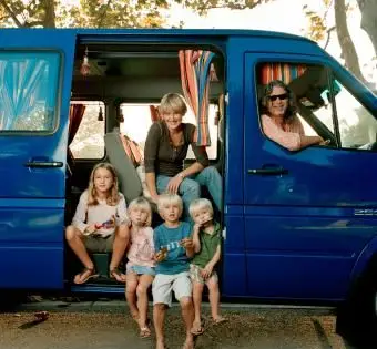 차량이있는 보헤미안 가족