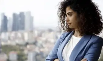 深い熟考の女性