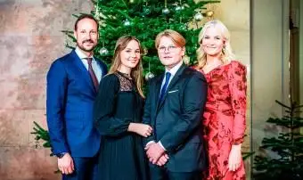 Il principe ereditario Haakon di Norvegia e la sua famiglia