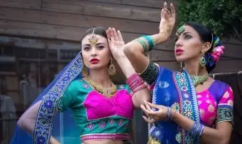 Južná Ázia: História obliekania