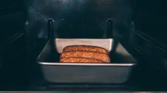 오븐에서 새끼를 요리하는 방법