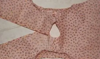 Coser las costuras delantera y trasera, entrepierna y entrepierna.