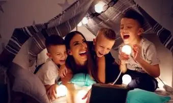 Más de 30 canciones familiares en video perfectas para compartir los recuerdos