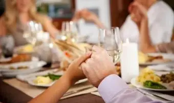 Cómo la religión afecta la cohesión familiar