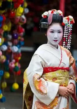 Japonské tradičné šaty a ozdoby