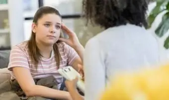 Adolescente in una sessione di consulenza