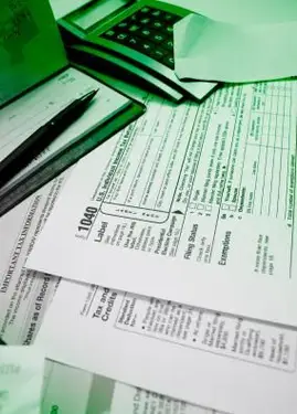 勤労所得控除の源泉徴収に関するIRS通知とは何ですか？