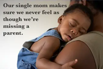 Baby schläft bei Müttern