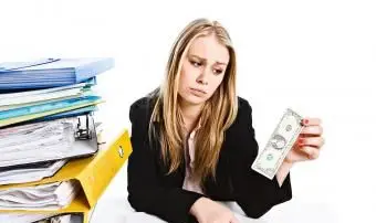 Poniżej standardowego wynagrodzenia